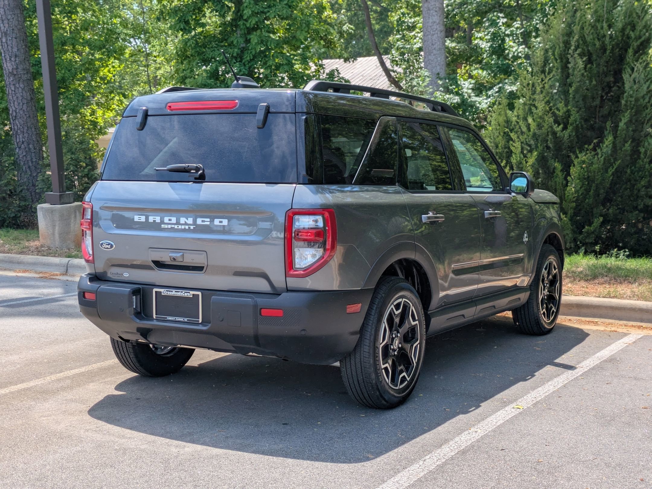 Certified 2025 Ford Bronco Sport Outer Banks w/ Outer Banks Tech Package+ AWD/4WD image 3