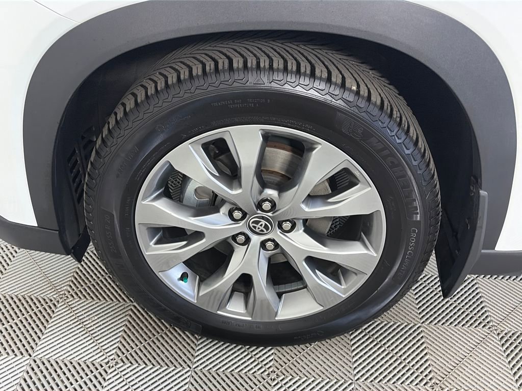 Used 2024 Toyota Grand Highlander AWD image 8