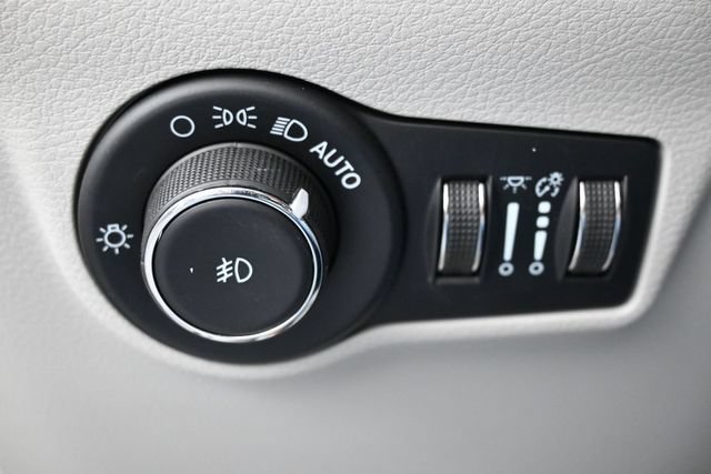 Used 2023 Jeep Compass Limited AWD/4WD image 25