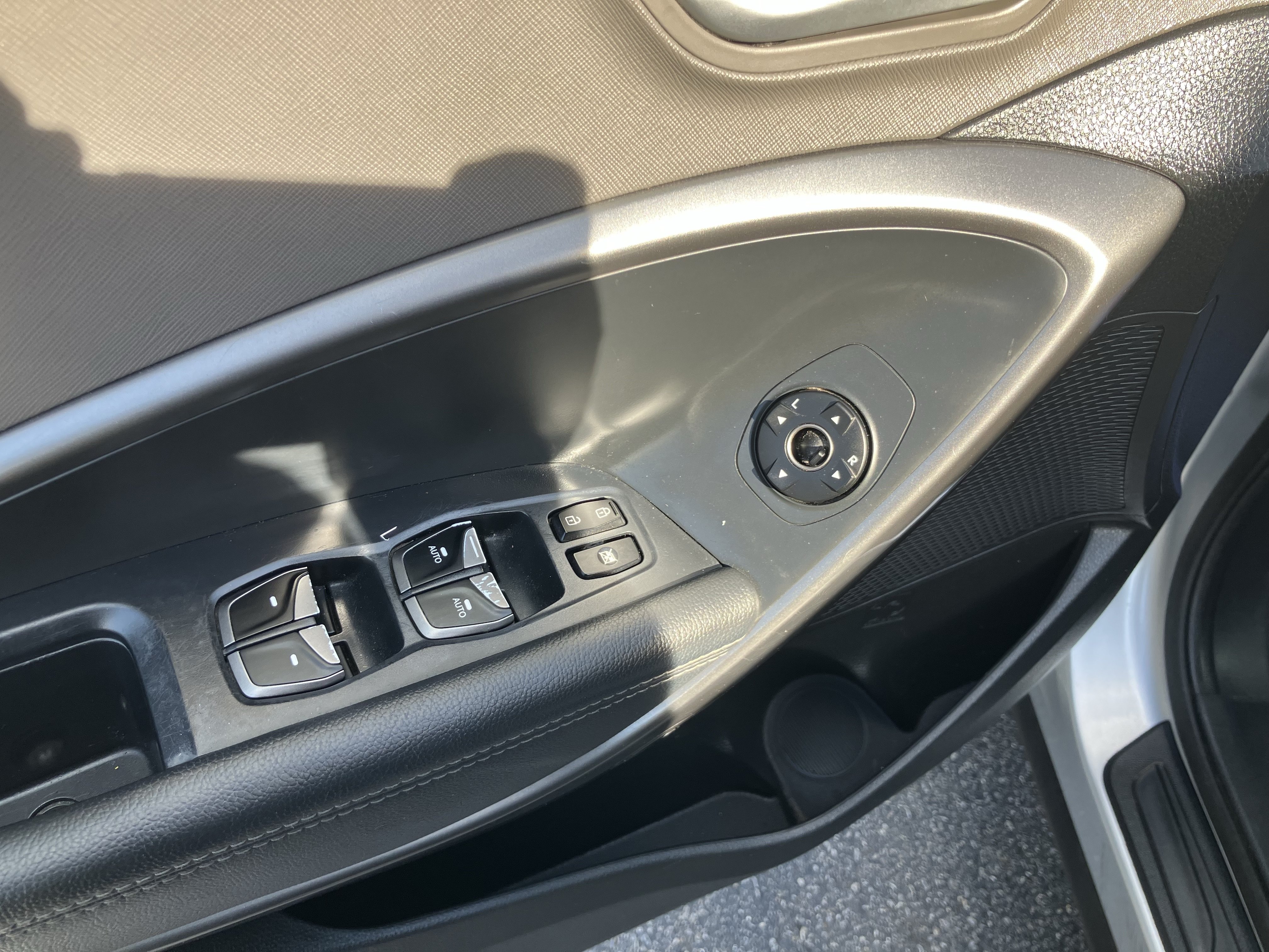 Used 2018 Hyundai Santa Fe Sport w/ 2.4L Value Package 02 FWD image 18