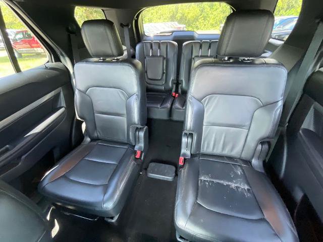 Certified 2018 Ford Explorer XLT w/ Equipment Group 202A FWD image 9