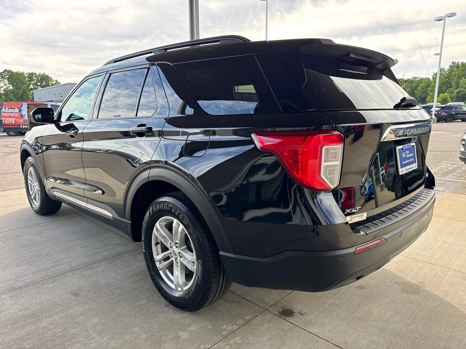 Certified 2023 Ford Explorer XLT AWD/4WD image 5