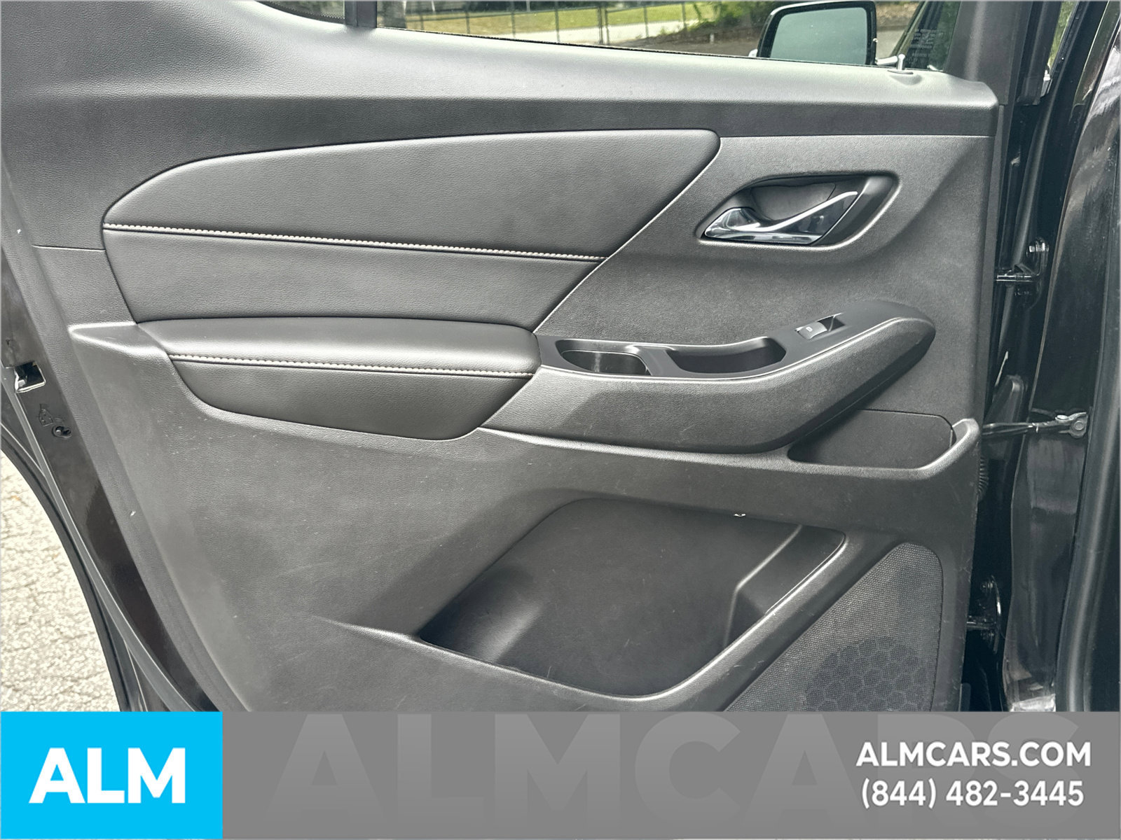 Used 2018 Chevrolet Traverse LT FWD image 24