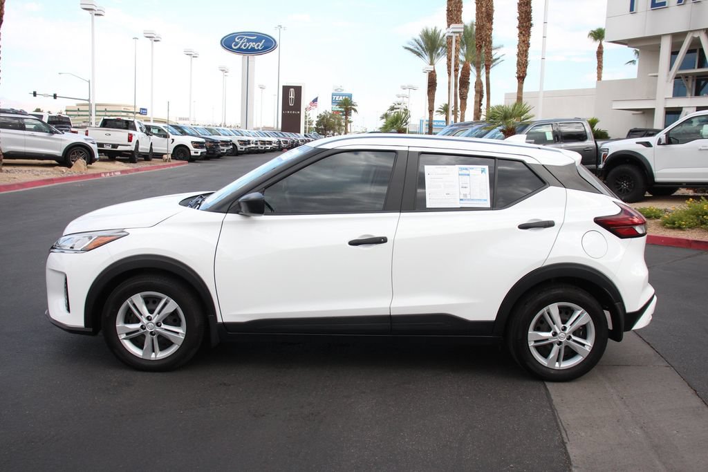 Used 2022 Nissan Kicks S FWD image 4