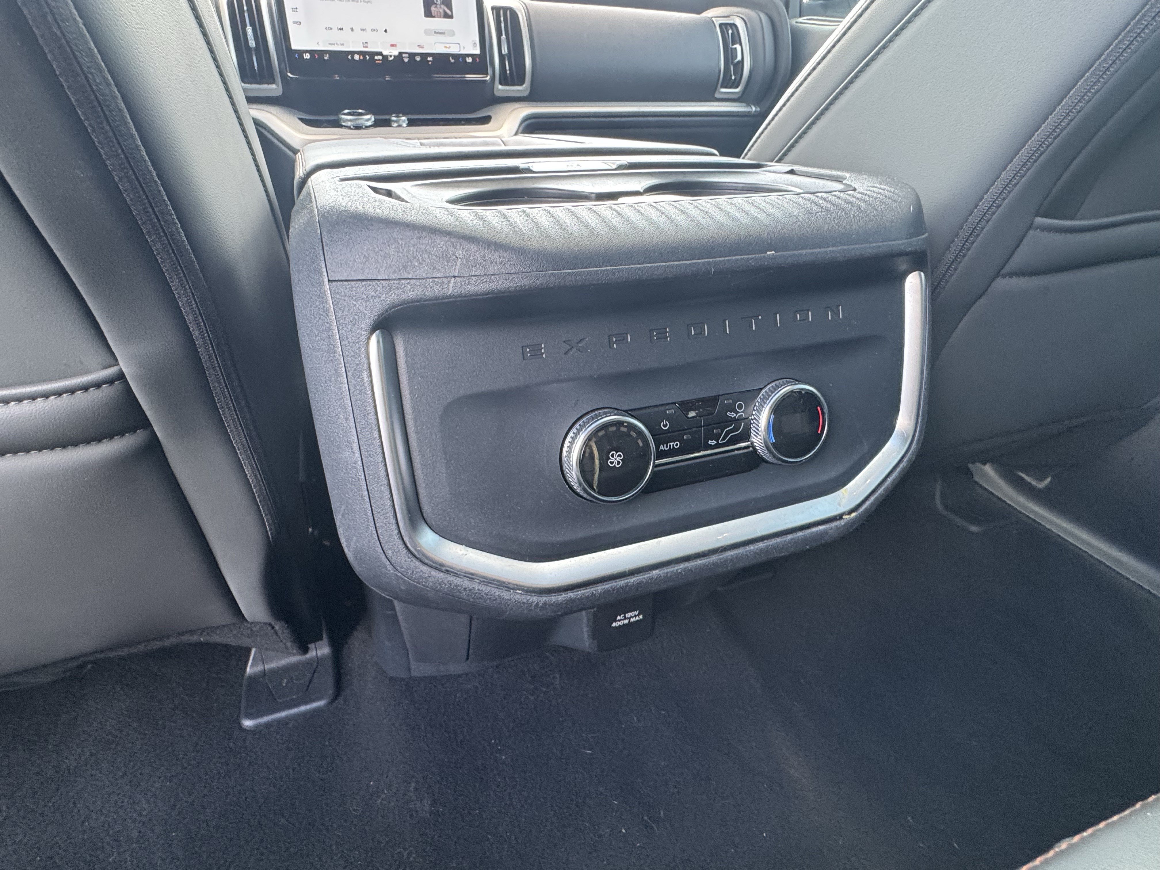 Certified 2025 Ford Expedition Active AWD/4WD image 27
