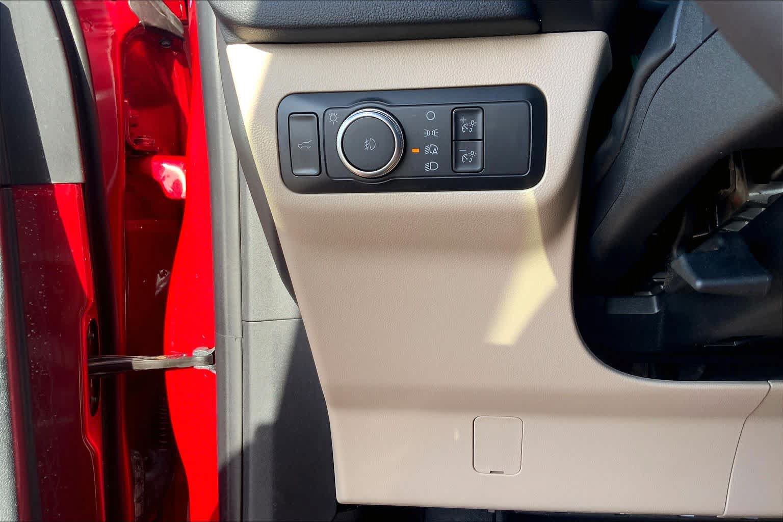Certified 2022 Ford Escape SEL FWD image 36