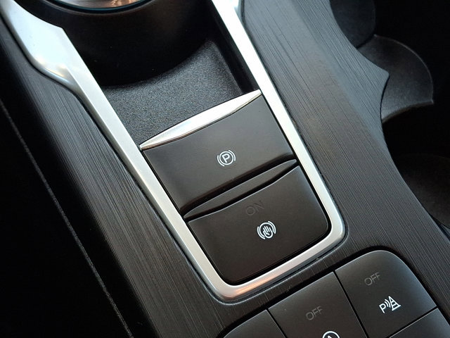 Certified 2022 Ford Escape Titanium w/ Class II Trailer Tow Package image 28