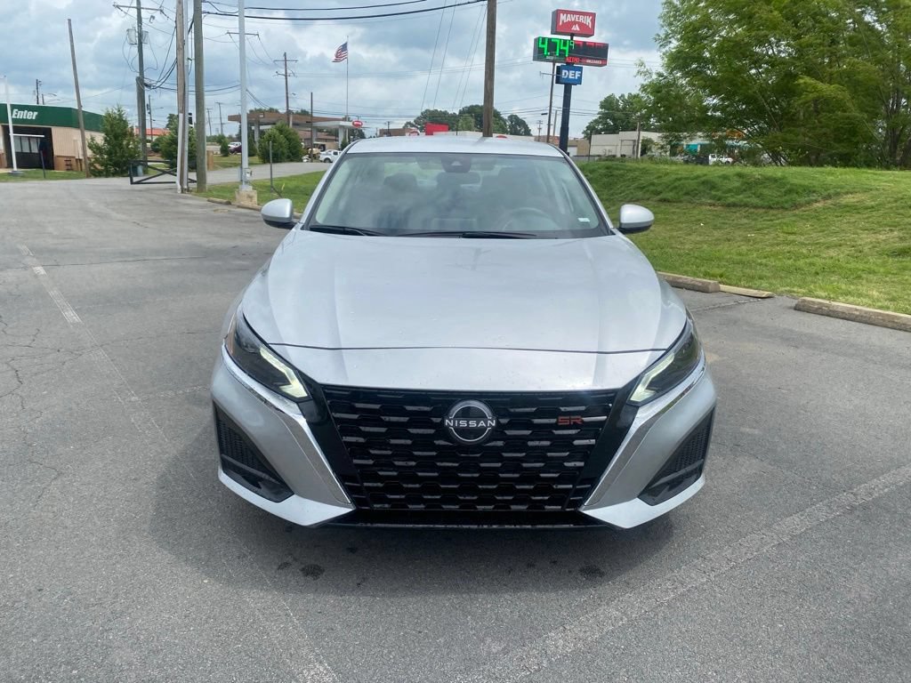 Used 2023 Nissan Altima 2.5 SV FWD image 2