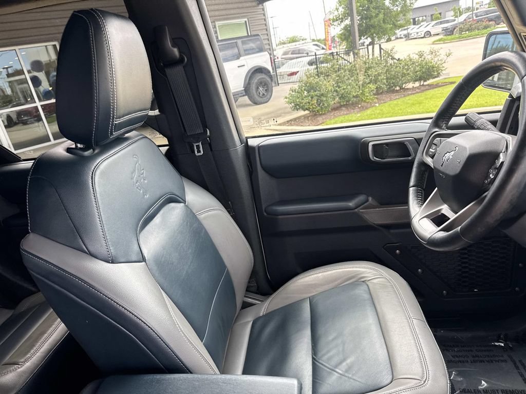 Certified 2021 Ford Bronco Outer Banks w/ Sasquatch Package AWD/4WD image 14