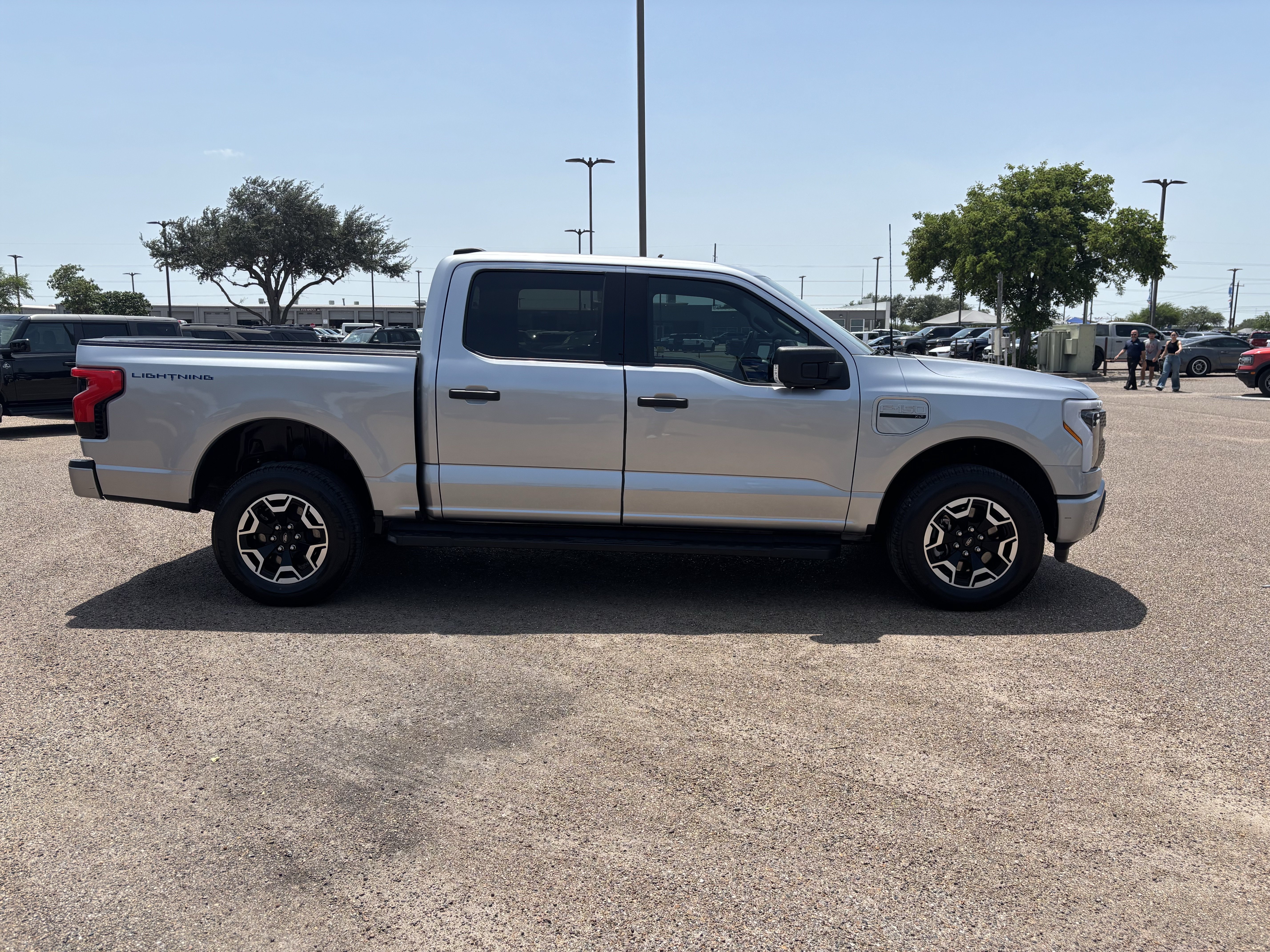 Certified 2023 Ford F150 Lightning XLT AWD/4WD image 4