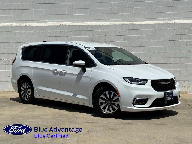 Used 2023 Chrysler Pacifica Touring-L FWD image 1