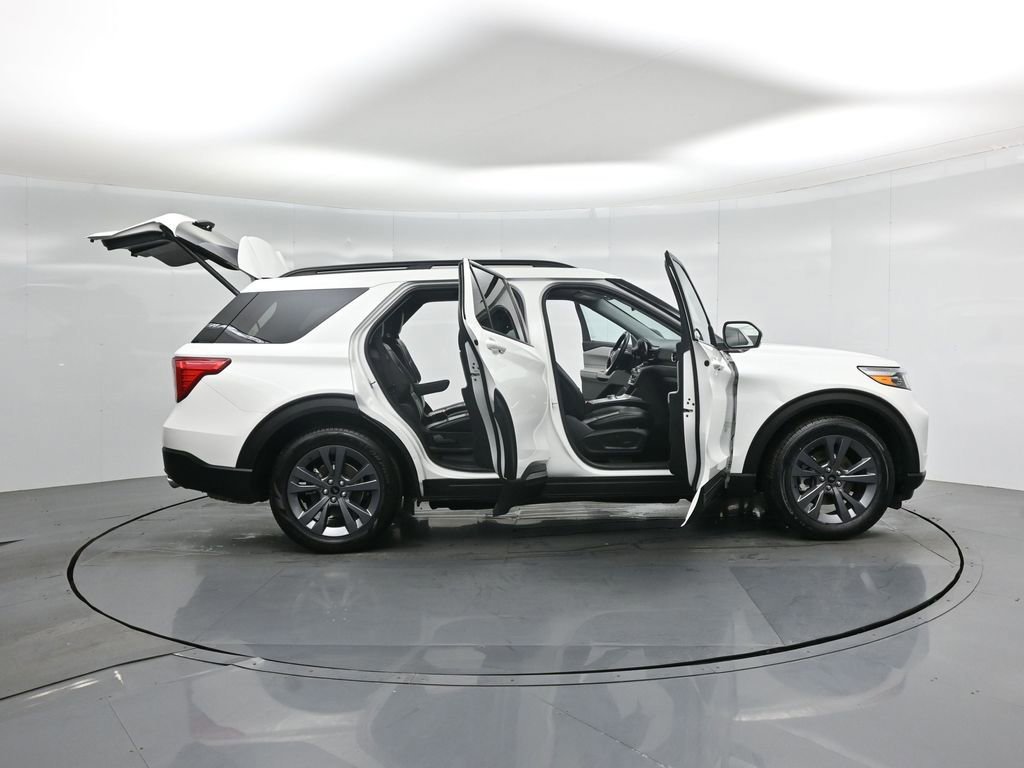 Certified 2023 Ford Explorer XLT w/ Equipment Group 202A image 34