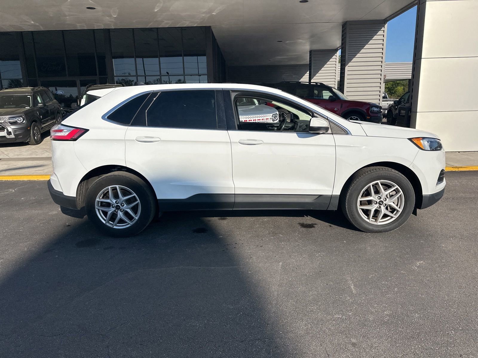 Certified 2024 Ford Edge SEL image 3