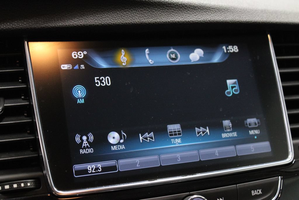 Used 2020 Buick Encore Preferred FWD image 2