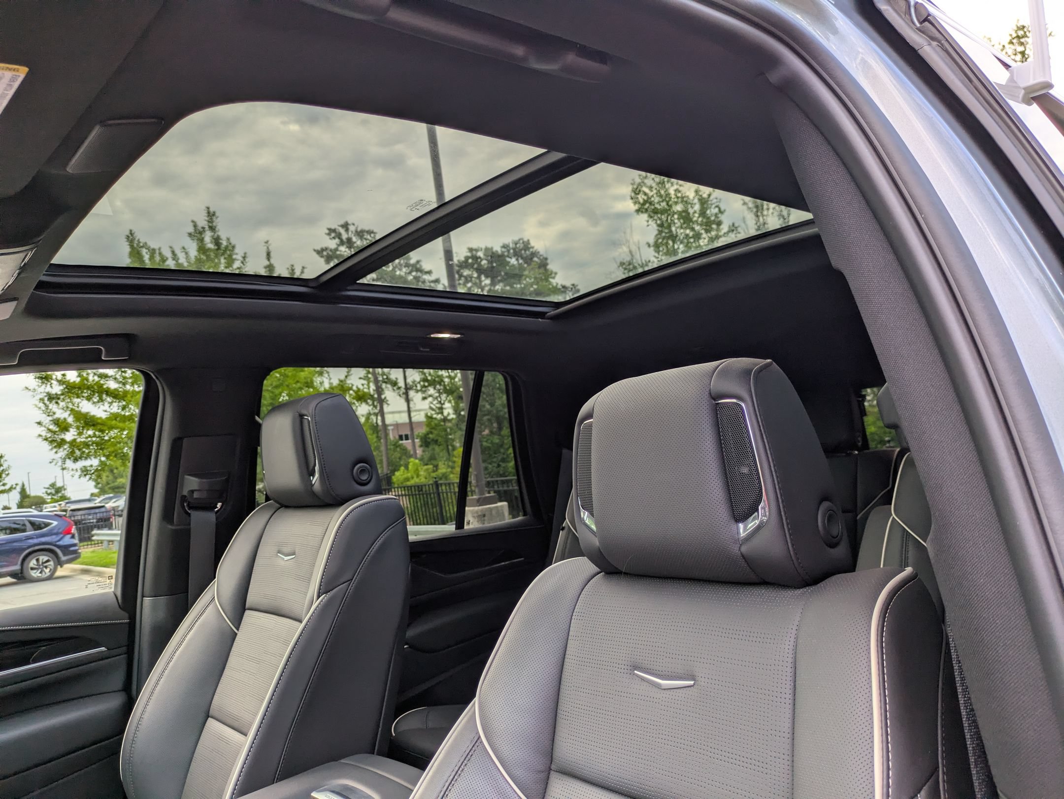 Used 2024 Cadillac Escalade Sport w/ LPO, ONYX Package AWD/4WD image 28