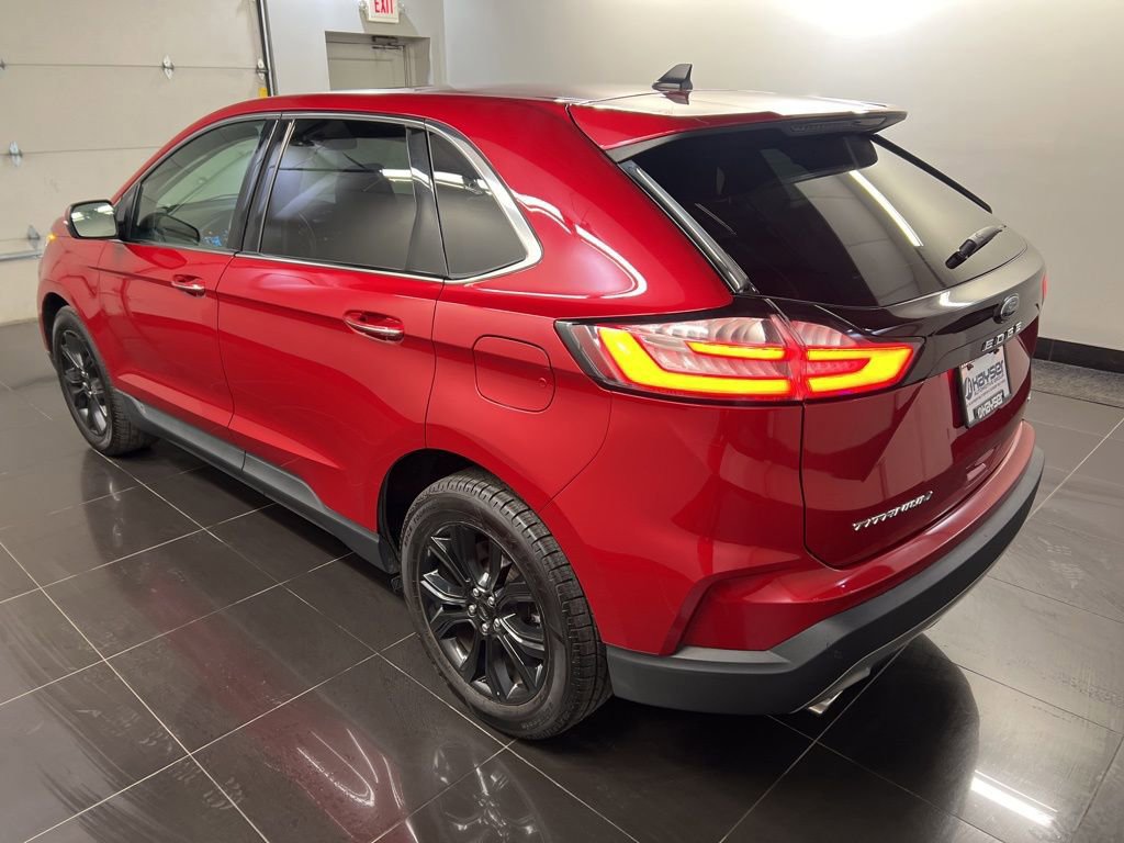 Certified 2024 Ford Edge Titanium AWD/4WD image 2