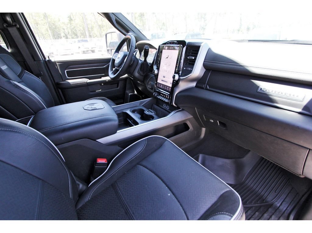 Used 2025 RAM 3500 Laramie AWD/4WD image 28