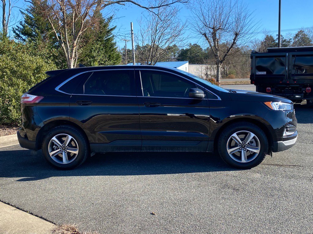 Certified 2024 Ford Edge SEL w/ Convenience Package image 3