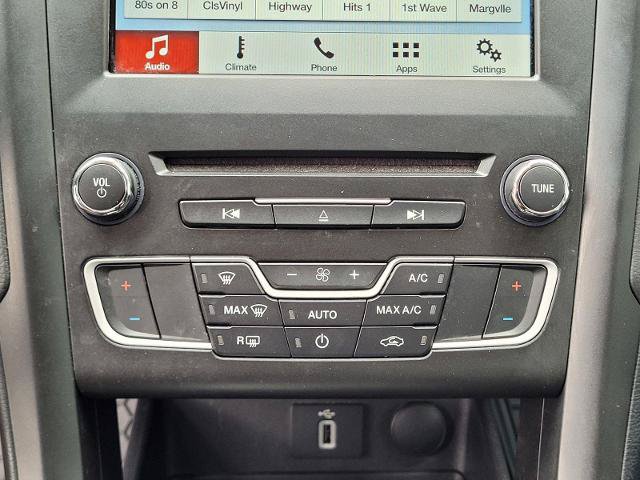 Certified 2018 Ford Fusion SE w/ Equipment Group 201A FWD image 26
