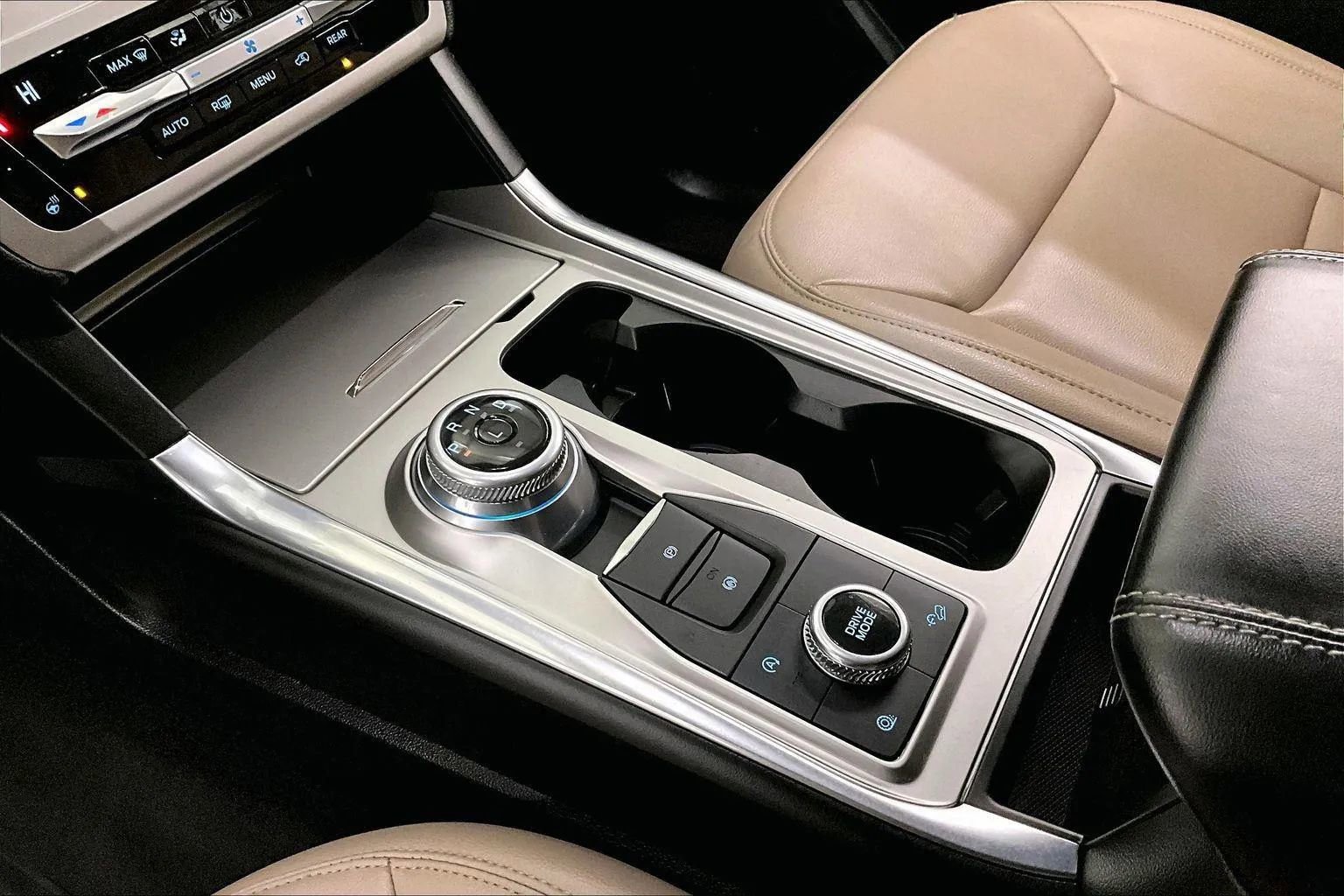 Certified 2021 Ford Explorer XLT w/ Equipment Group 202A image 16