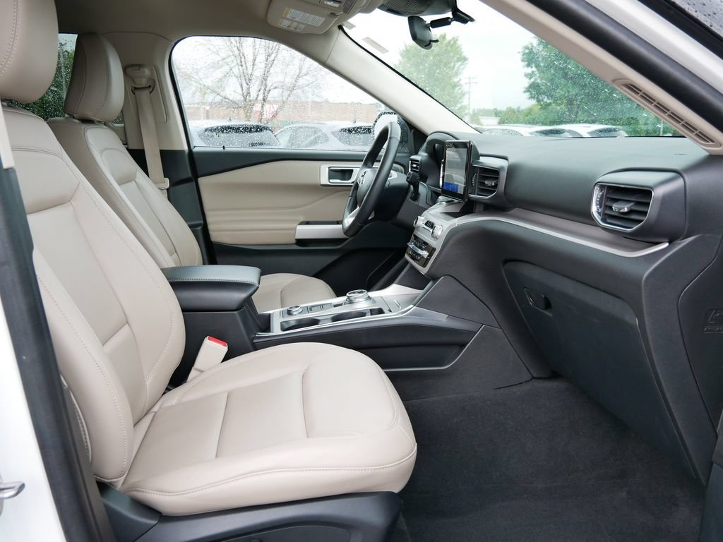 Certified 2023 Ford Explorer XLT w/ Equipment Group 202A AWD/4WD image 14