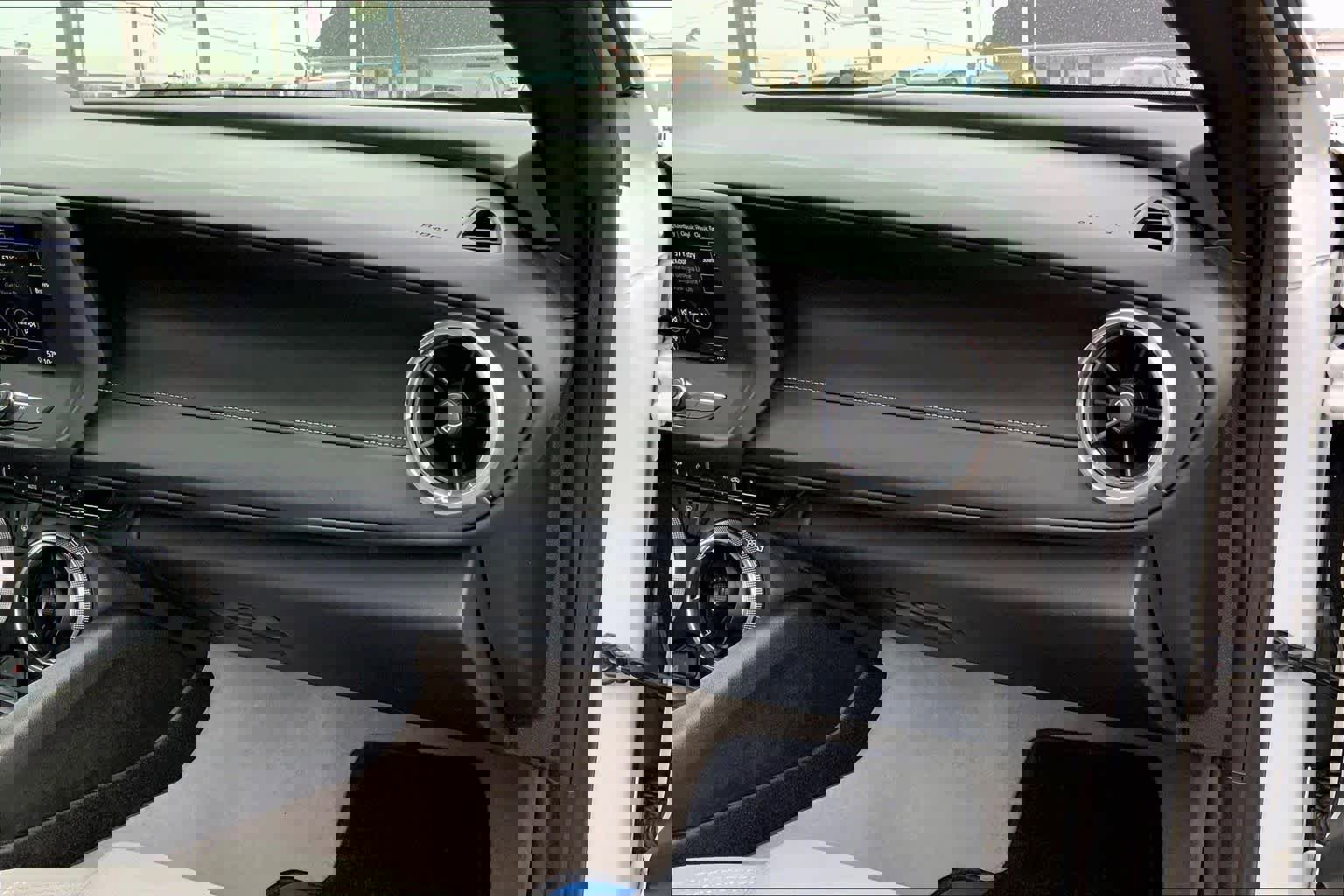 Used 2019 Chevrolet Camaro LT image 17