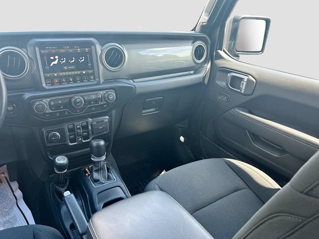 Used 2022 Jeep Gladiator Overland w/ LED Lighting Group AWD/4WD image 31