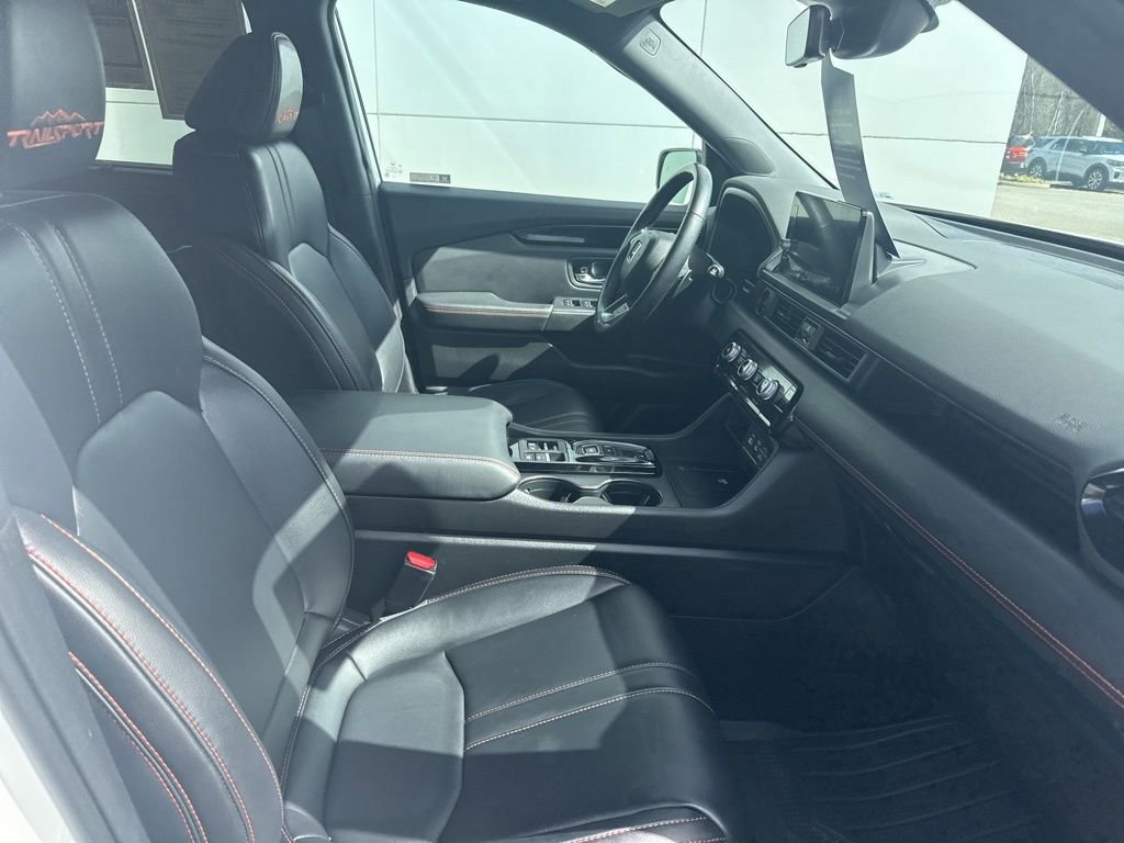 Used 2023 Honda Pilot TrailSport image 30