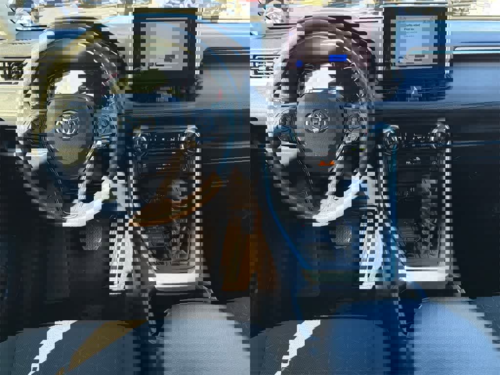 Used 2023 Toyota RAV4 XLE image 20