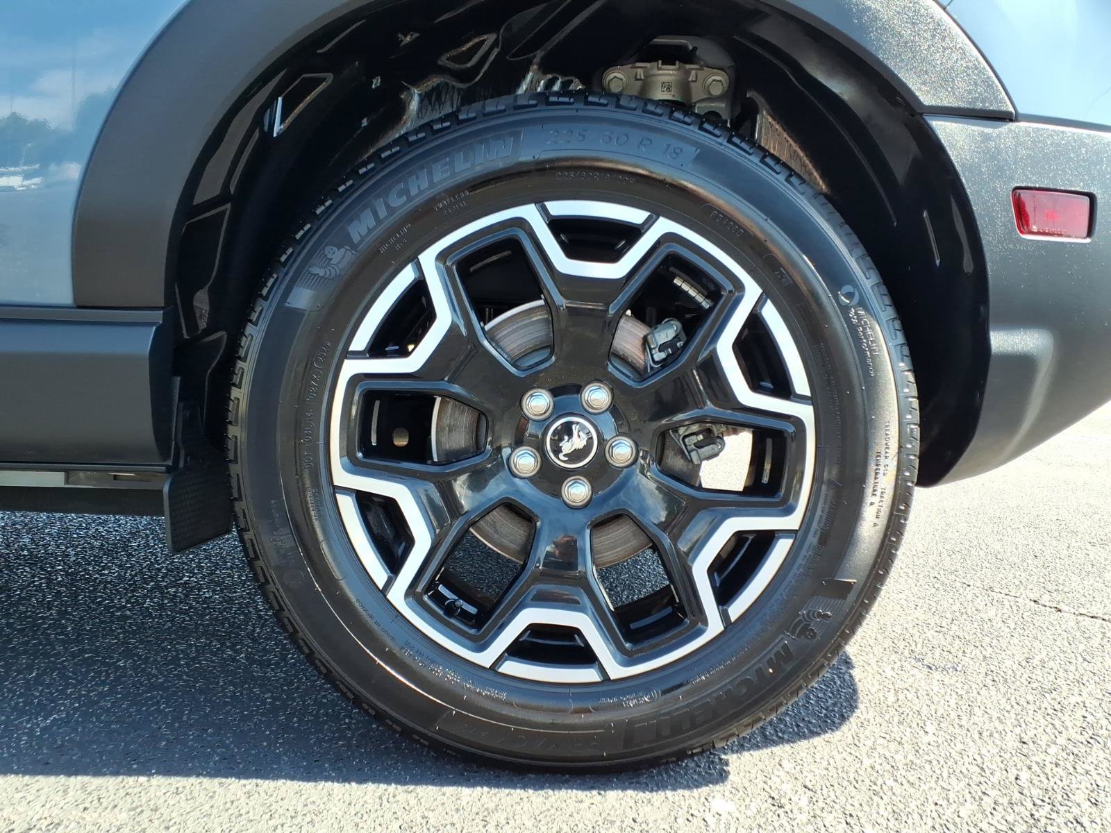 Certified 2025 Ford Bronco Sport Outer Banks w/ Outer Banks Tech Package+ AWD/4WD image 9