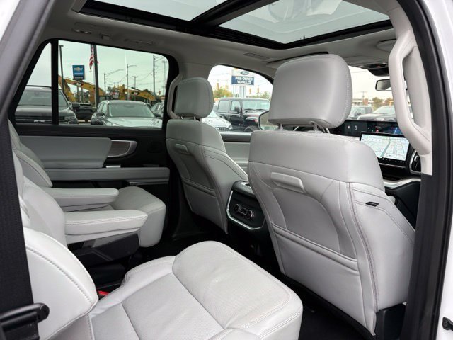 Certified 2025 Ford Expedition Max Platinum w/ Driver's Package AWD/4WD image 15