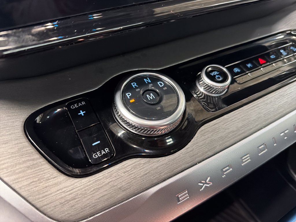 Certified 2025 Ford Expedition Platinum AWD/4WD image 32