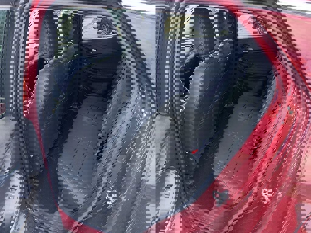 Used 2023 Buick Encore GX Essence w/ Experience Buick Package image 17