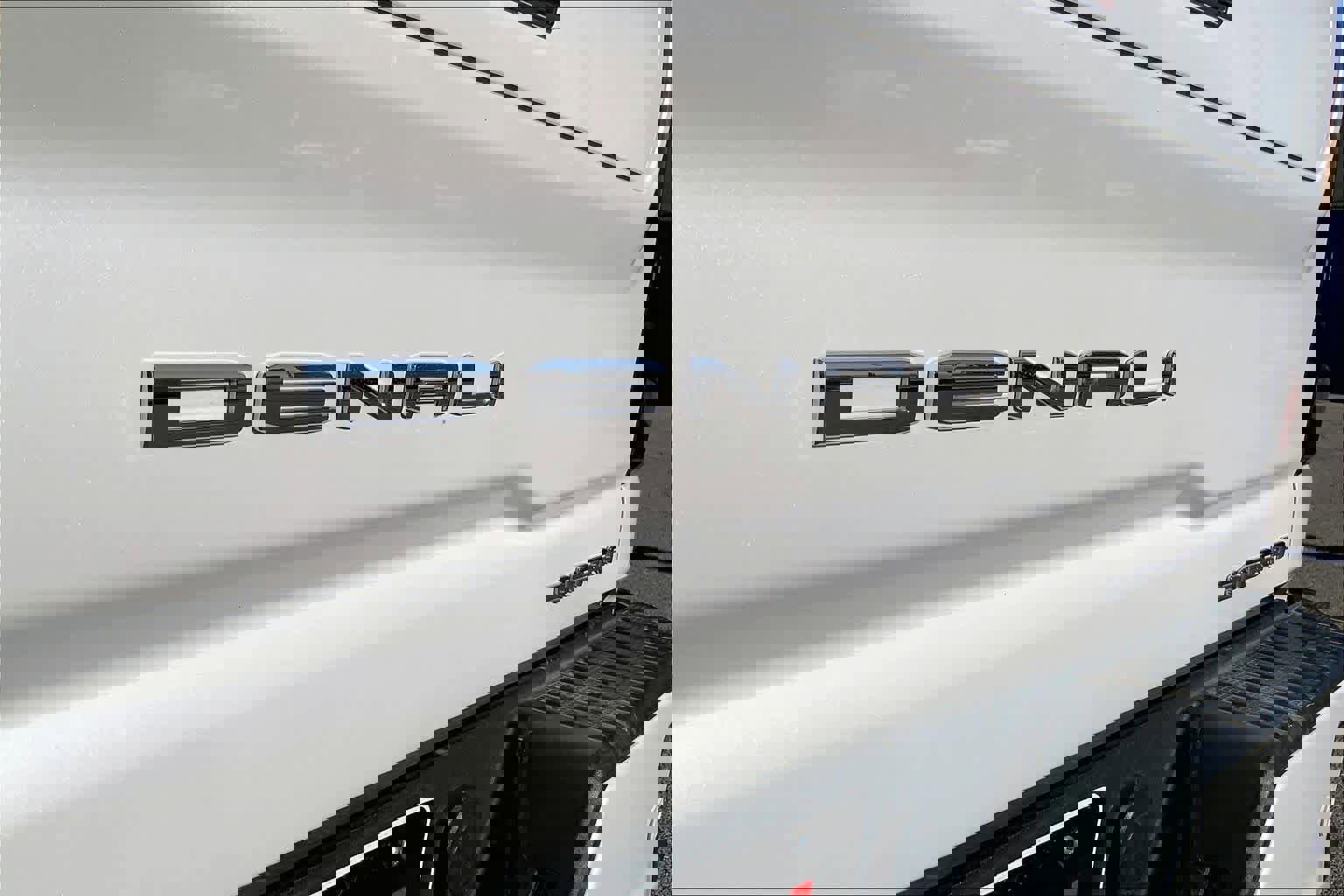 Used 2024 GMC Sierra 2500 Denali w/ Denali Reserve Package image 9