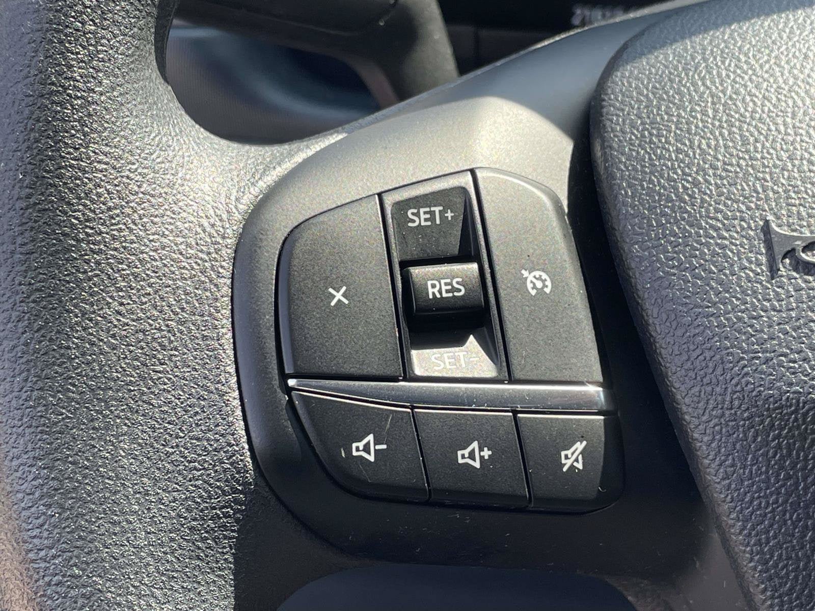Certified 2025 Ford Maverick XL FWD image 19