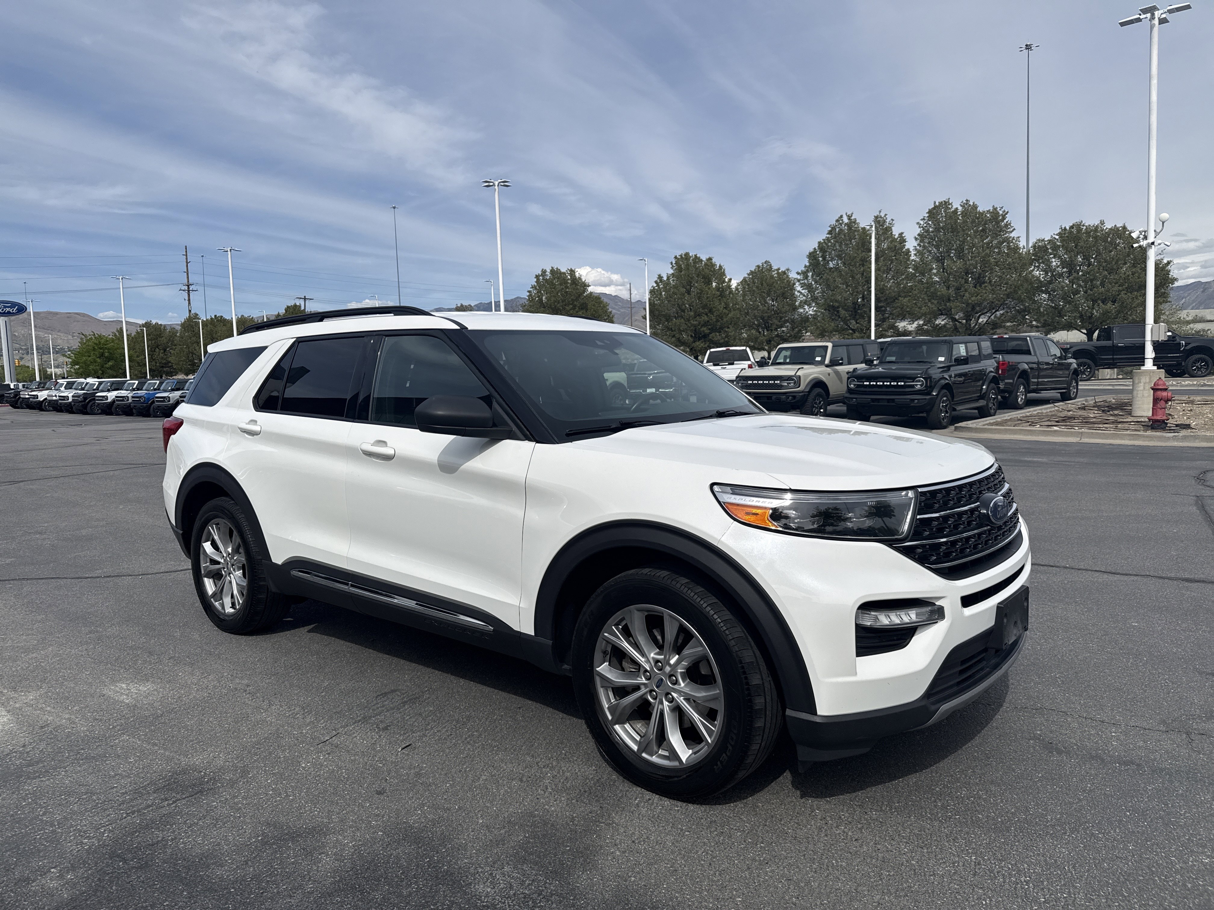 Certified 2020 Ford Explorer XLT w/ Equipment Group 202A AWD/4WD image 7