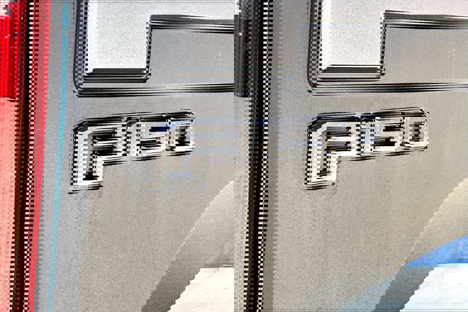 Certified 2019 Ford F150 Raptor w/ Equipment Group 802A Luxury image 33