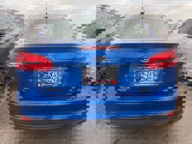 Certified 2018 Ford Focus SE w/ SE Appearance Package image 5