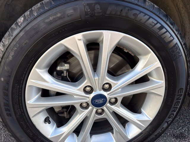 Certified 2018 Ford Escape SE w/ SE Sync 3 Package AWD/4WD image 10
