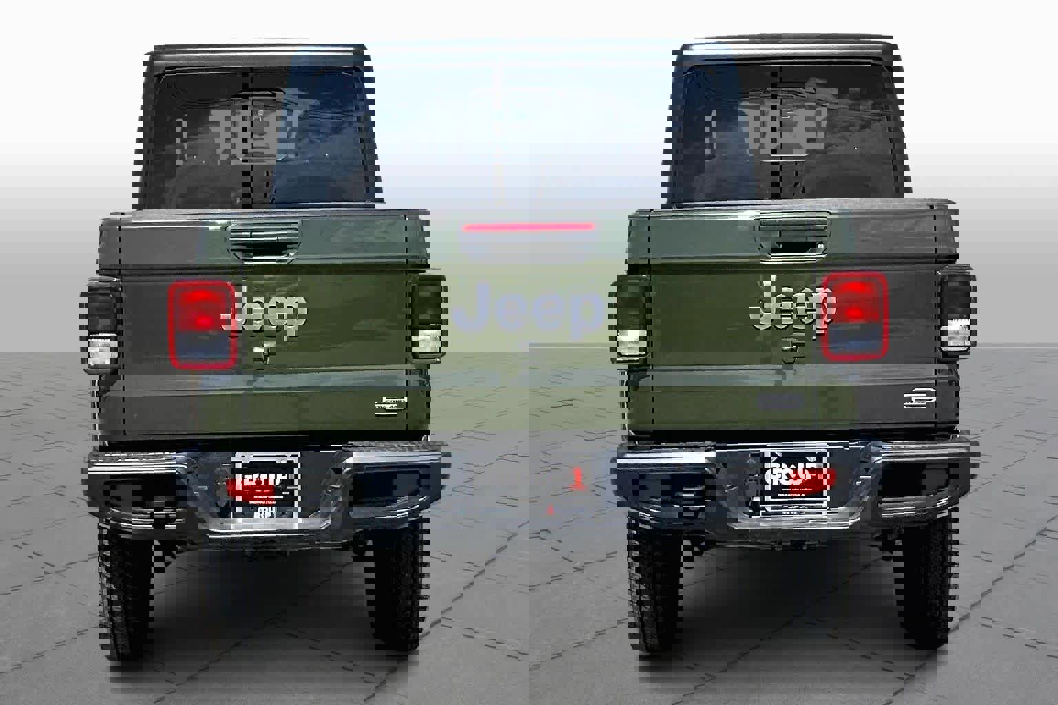 Used 2023 Jeep Gladiator Overland image 5