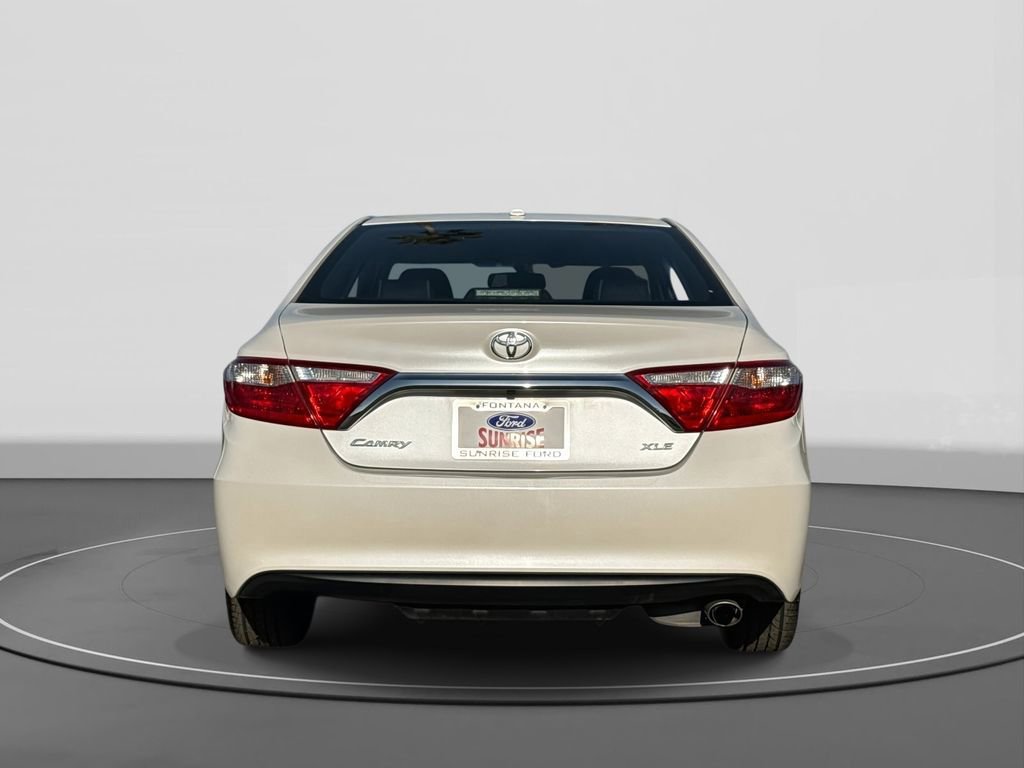 Used 2017 Toyota Camry XLE image 3