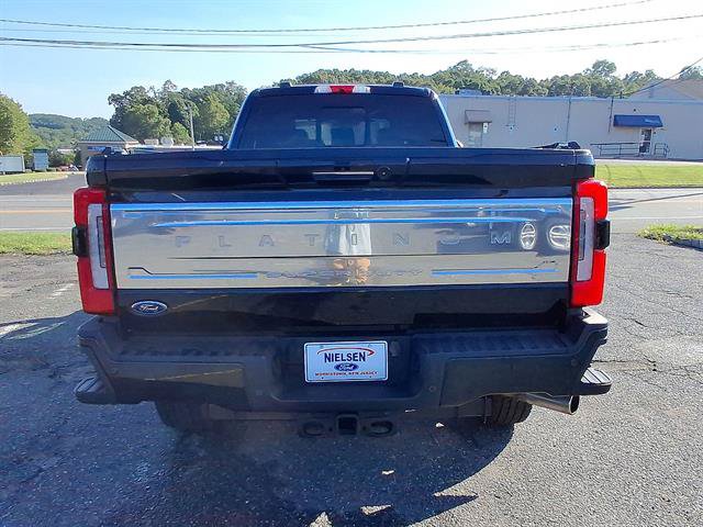 Certified 2023 Ford F350 Platinum w/ FX4 Off-Road Package AWD/4WD image 29