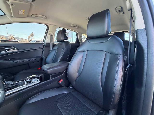 Used 2024 Kia Sportage EX AWD/4WD image 11