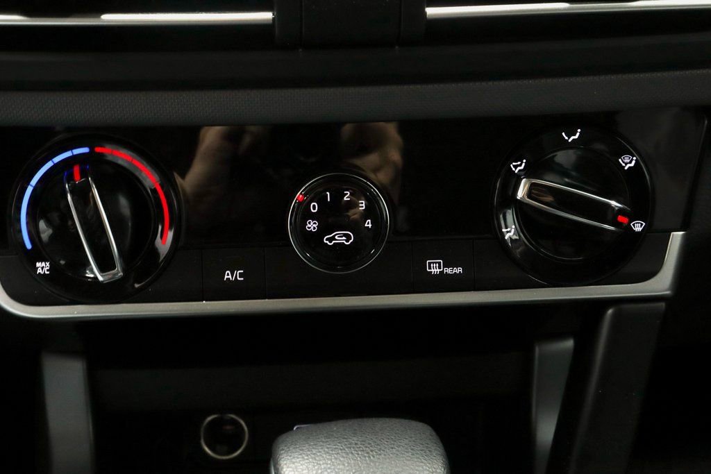 Used 2023 Kia Seltos LX image 29