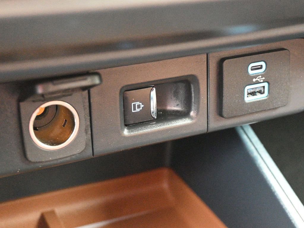 Certified 2022 Ford Maverick Lariat w/ Lariat Luxury Package image 46