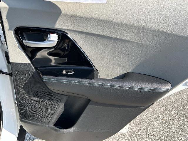 Used 2022 Kia Niro LXS image 22