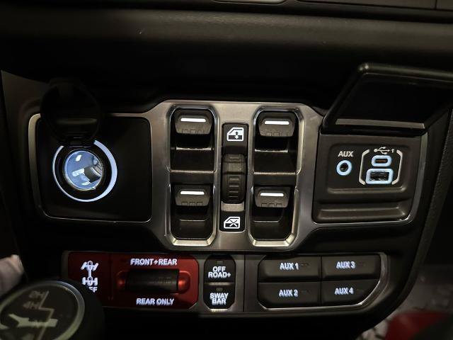 Used 2025 Jeep Wrangler Unlimited Rubicon w/ Safety Group AWD/4WD image 27