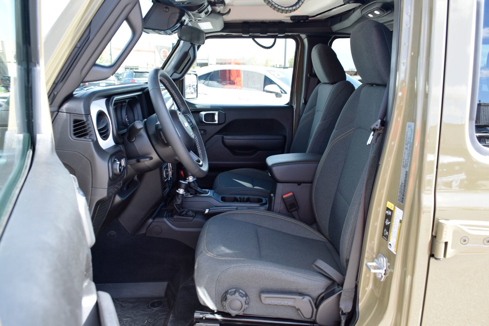 Used 2025 Jeep Wrangler Unlimited Sport AWD/4WD image 18