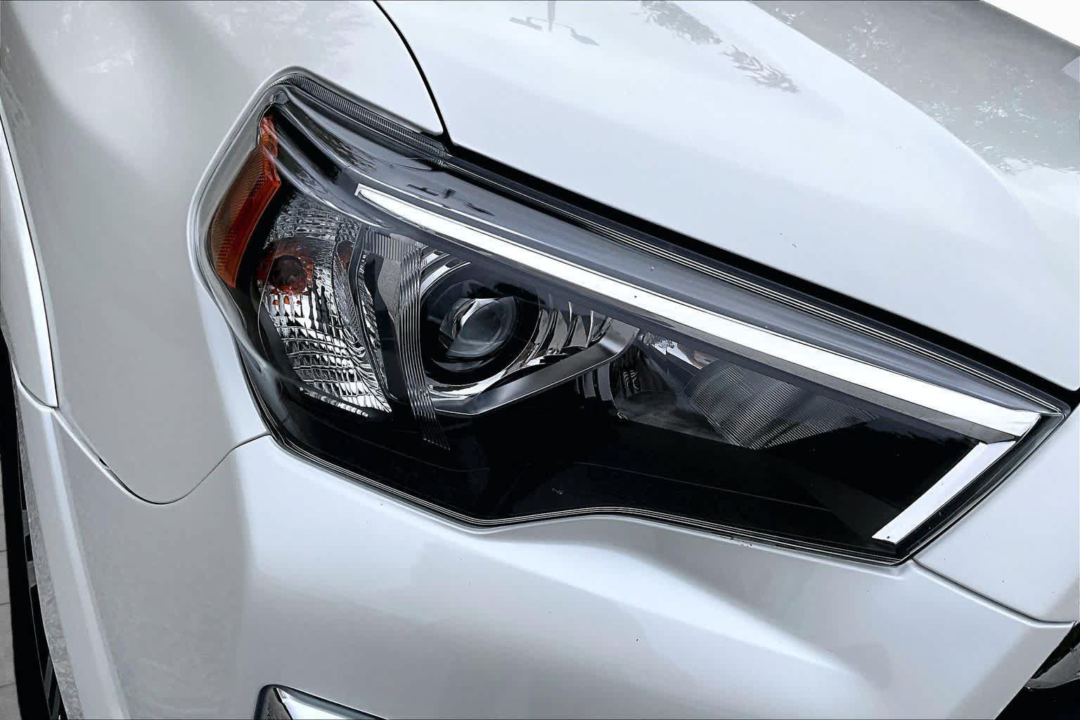 Used 2023 Toyota 4Runner Limited AWD/4WD image 27