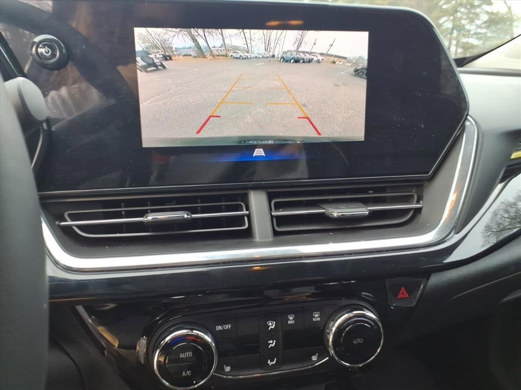 Used 2024 Chevrolet Trax ACTIV w/ Sunroof Package image 24